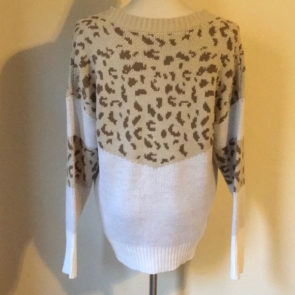 C/Z Collection by Cezele Brown and White Animal Print Sweater (sz L) - Picture 4 of 7